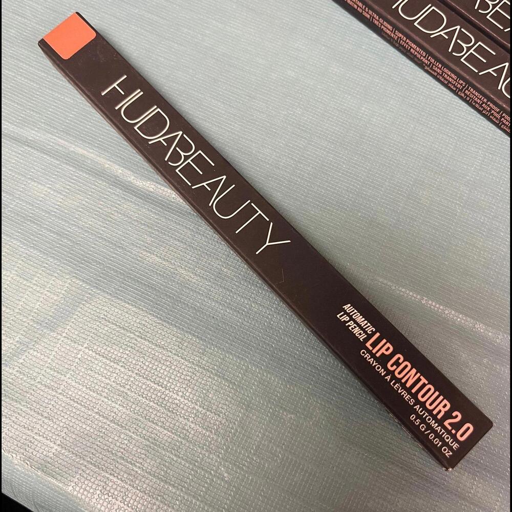 Huda Beauty automatic lip pencil lip contour 2.0 honey beige